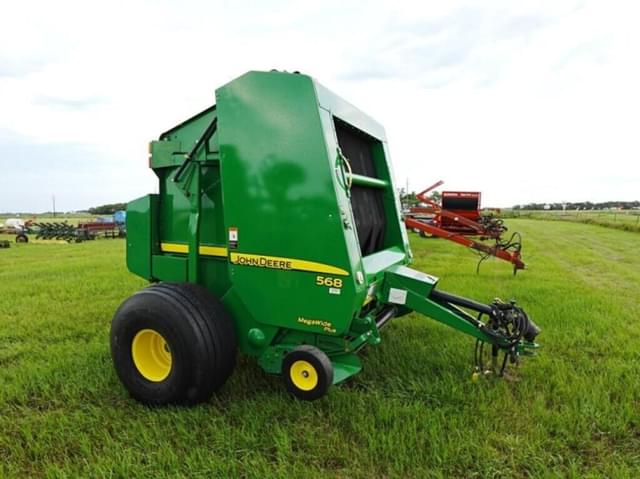 Image of John Deere 568 equipment image 2