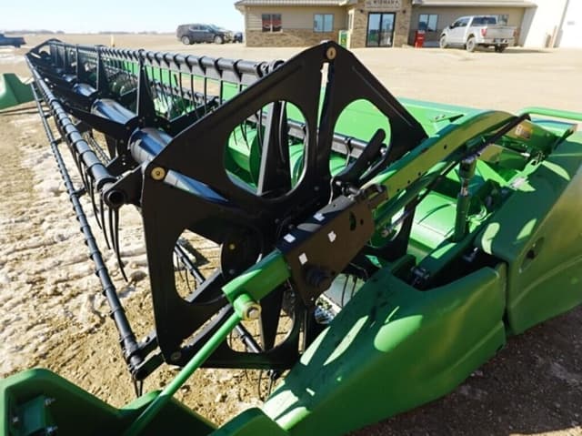 Image of John Deere 630F equipment image 4