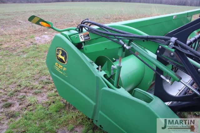 Image of John Deere 635F equipment image 4