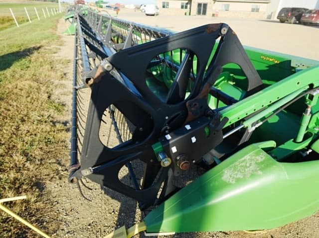 Image of John Deere 635F equipment image 3