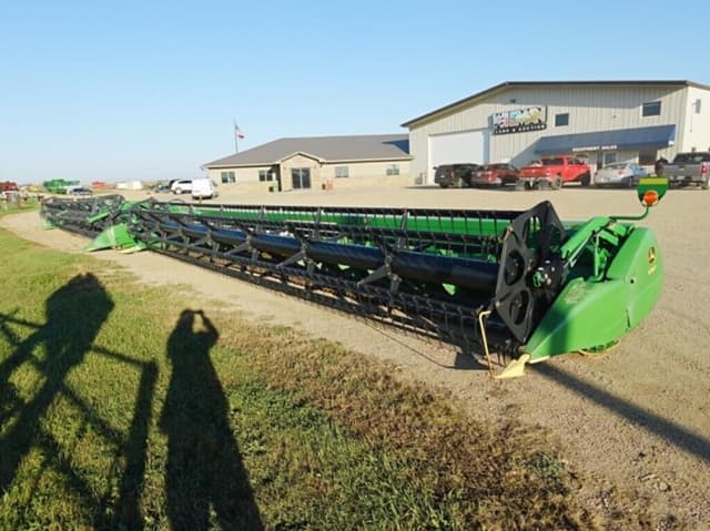 Image of John Deere 635F equipment image 1