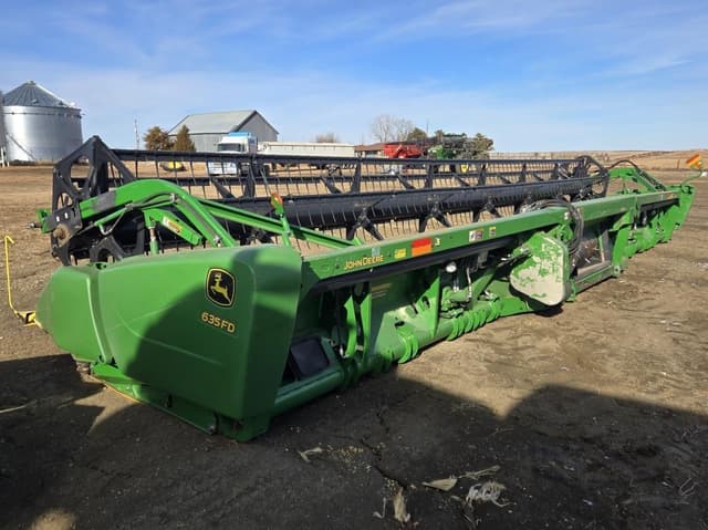 Image of John Deere 635FD equipment image 2