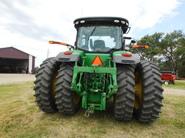 Image of John Deere 7200R equipment image 3