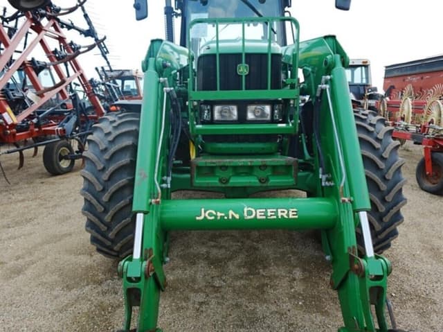 Image of John Deere 7330 equipment image 4