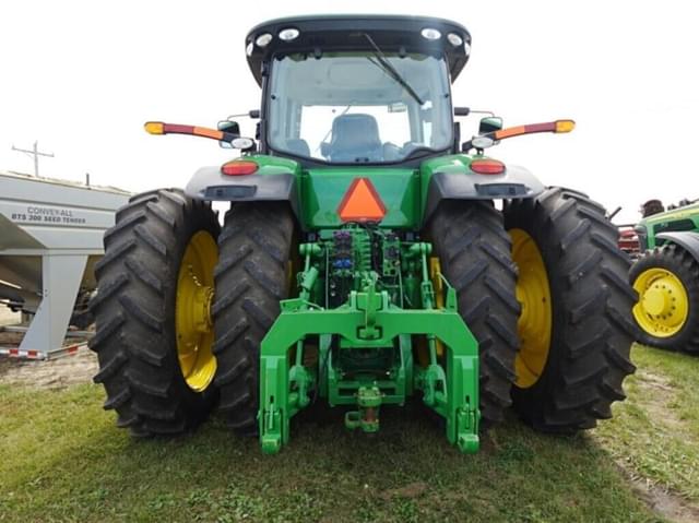 Image of John Deere 8335R equipment image 4