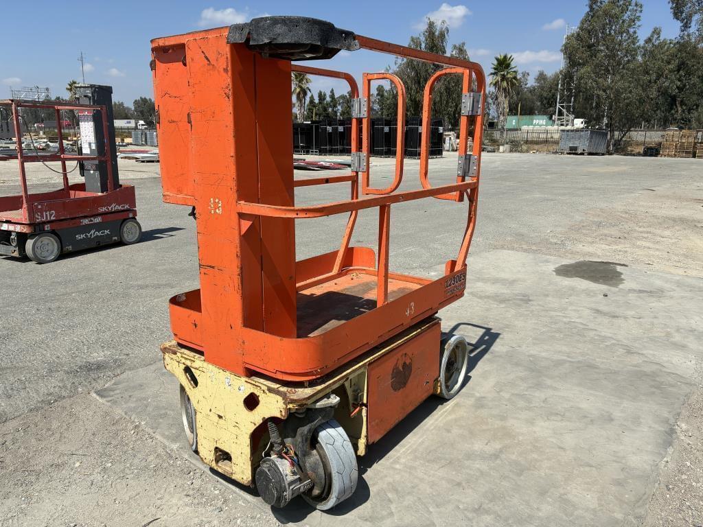 Image of JLG 1230ES Primary image