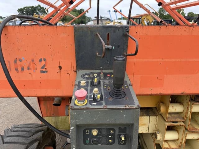Image of JLG 3394RT equipment image 2