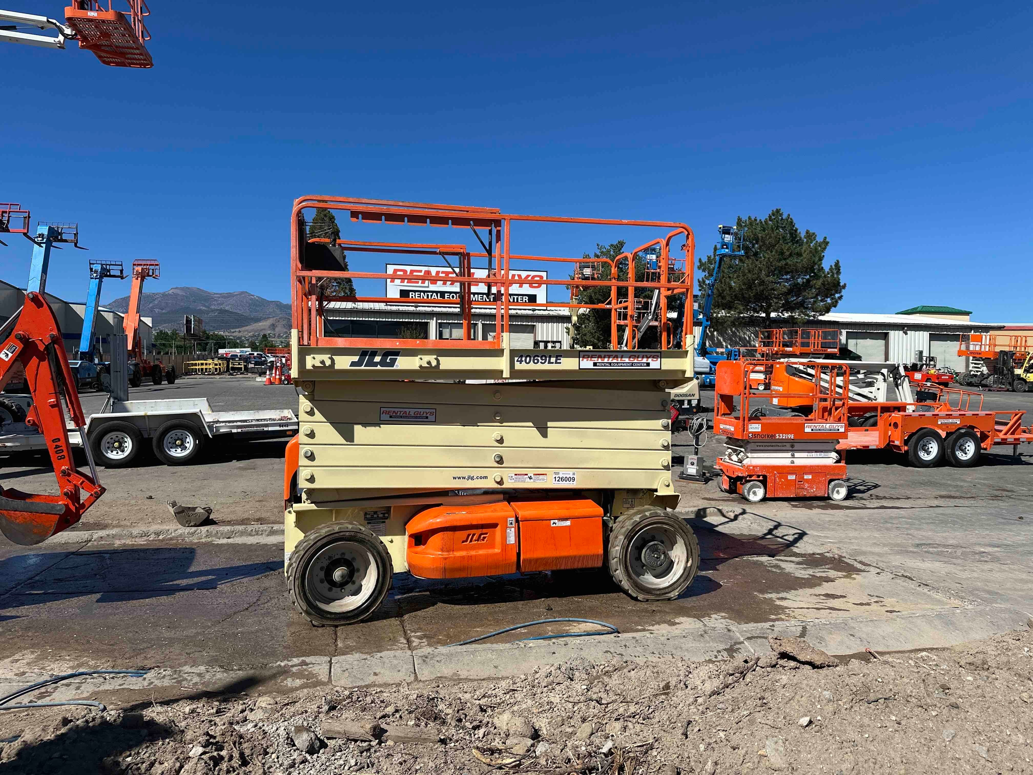 2012 JLG 4069LE Equipment Image0