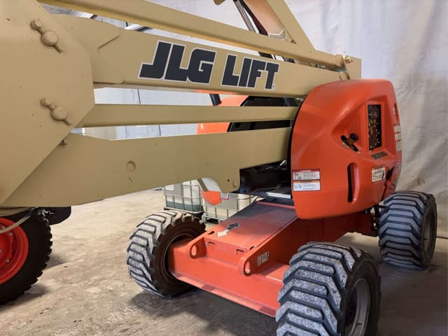 Image of JLG 450AJ equipment image 2