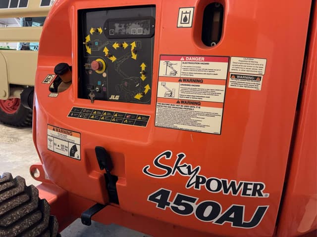 Image of JLG 450AJ equipment image 3