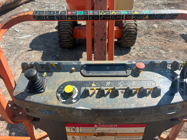 Image of JLG 450AJ equipment image 4