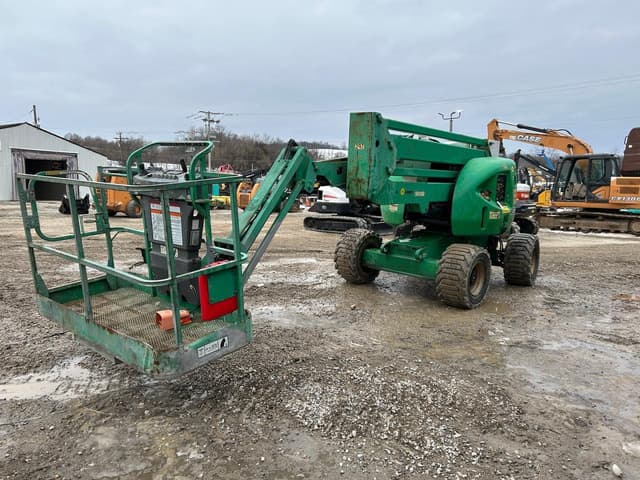 Image of JLG 450AJ equipment image 3