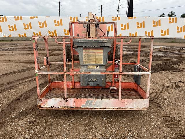 Image of JLG 600AJ equipment image 1