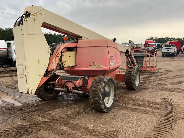 Image of JLG 600AJ equipment image 4