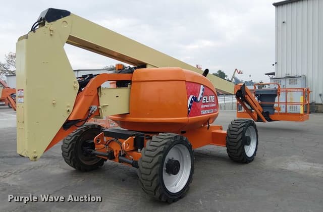 Image of JLG 600AJ equipment image 4