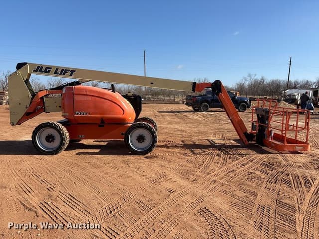 Image of JLG 600AJ equipment image 3