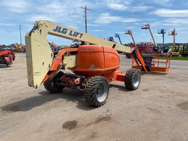 Image of JLG 600AJ equipment image 4