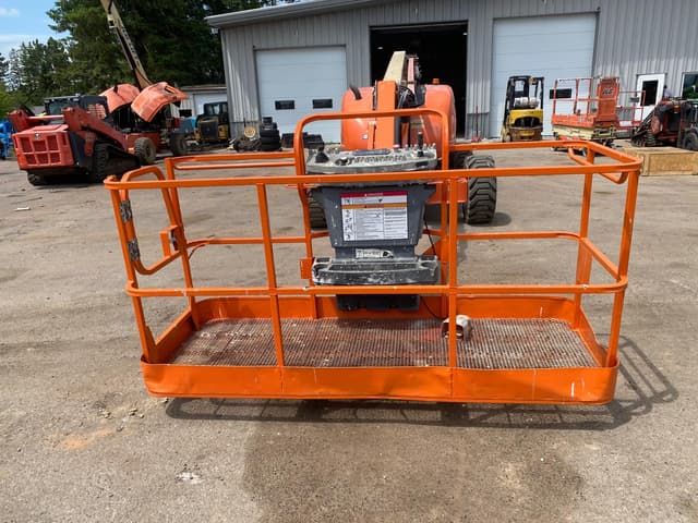 Image of JLG 600AJ equipment image 1