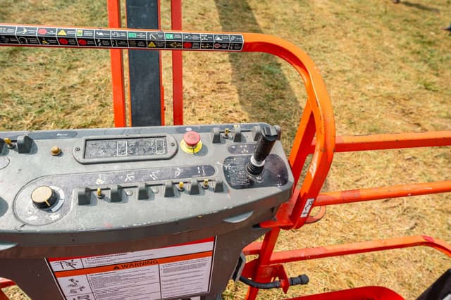 Image of JLG 860SJ equipment image 3