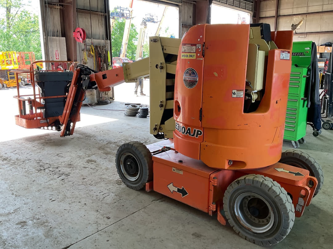 Image of JLG E300AJP Image 1