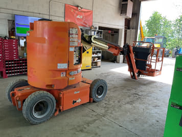 Main image JLG E300AJP