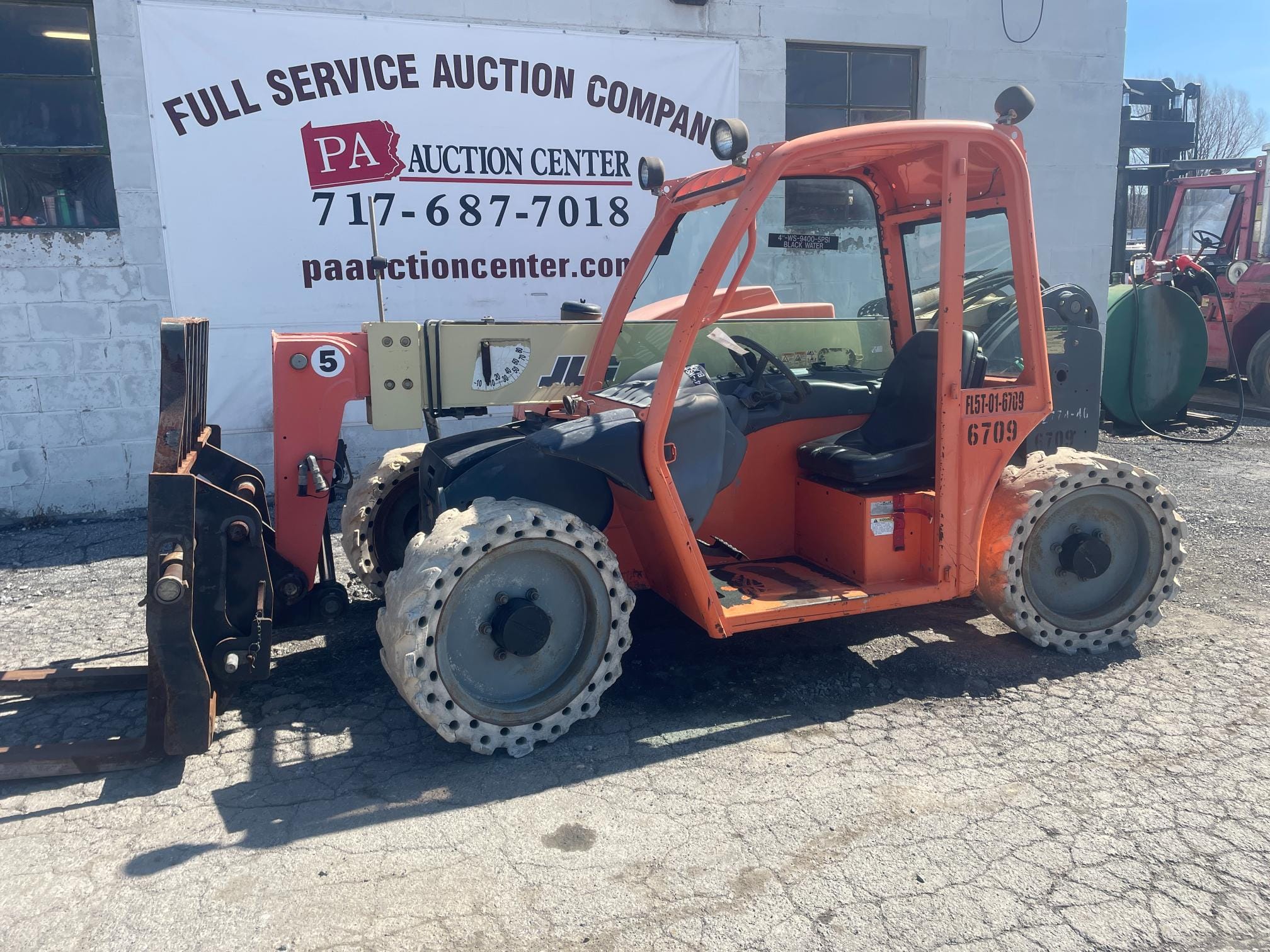 Main image JLG G5-18A