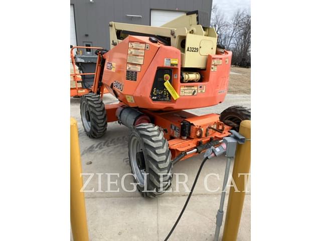 Image of JLG 340AJ equipment image 2