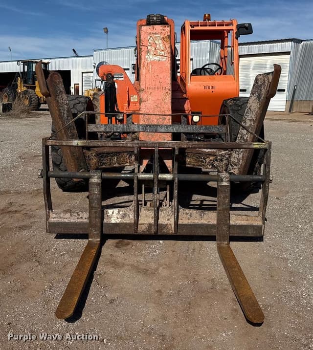 Image of JLG 10042 equipment image 1