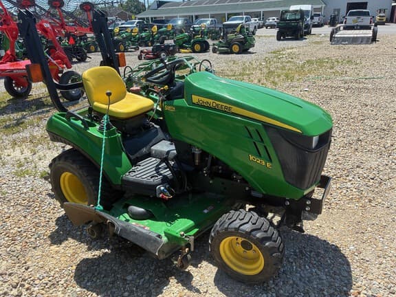 Image of John Deere 1023E equipment image 2