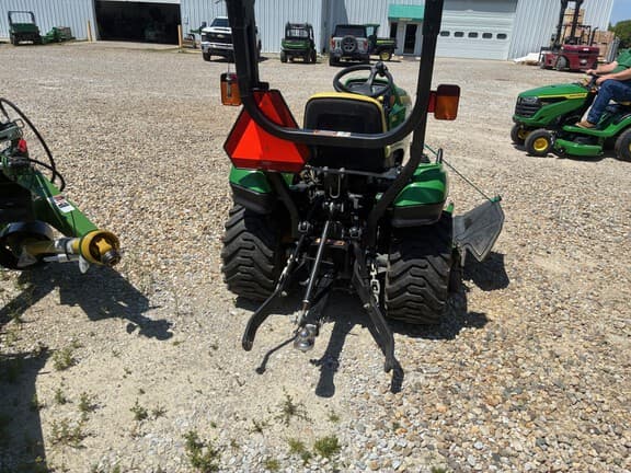 Image of John Deere 1023E equipment image 4
