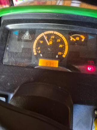 Image of John Deere 1023E equipment image 3