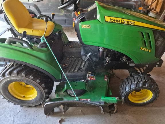 Image of John Deere 1023E equipment image 1
