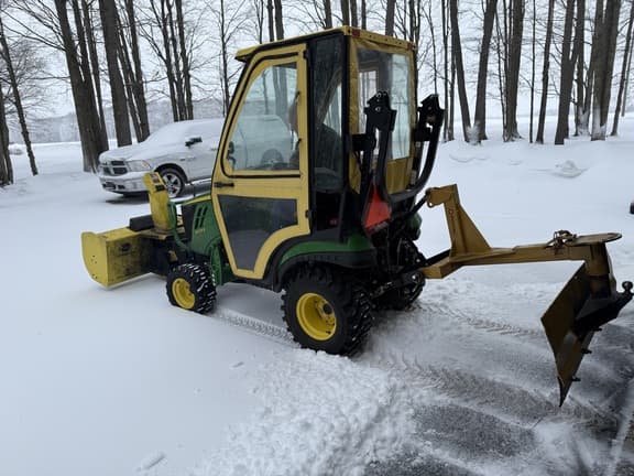 Image of John Deere 1023E equipment image 2