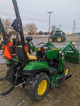 Image of John Deere 1023E equipment image 3