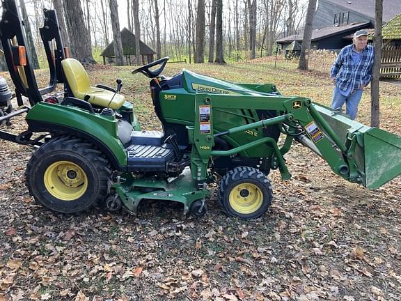 Image of John Deere 1023E equipment image 4