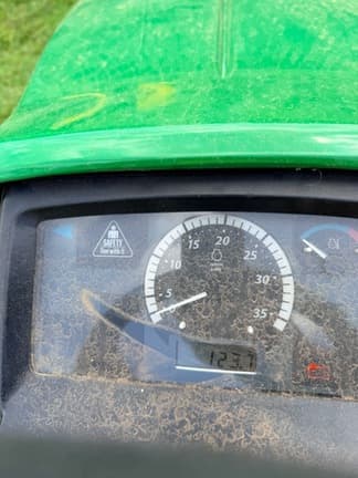 Image of John Deere 1023E equipment image 4
