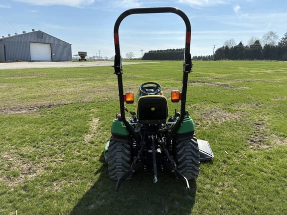 Image of John Deere 1023E equipment image 3