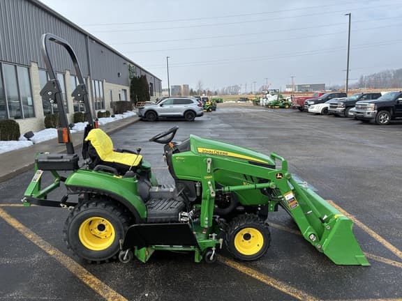 Image of John Deere 1023E equipment image 1