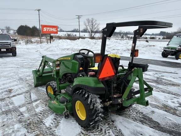 Image of John Deere 1023E equipment image 4