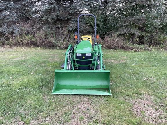 Image of John Deere 1023E equipment image 3