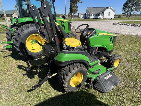 Image of John Deere 1026R equipment image 3