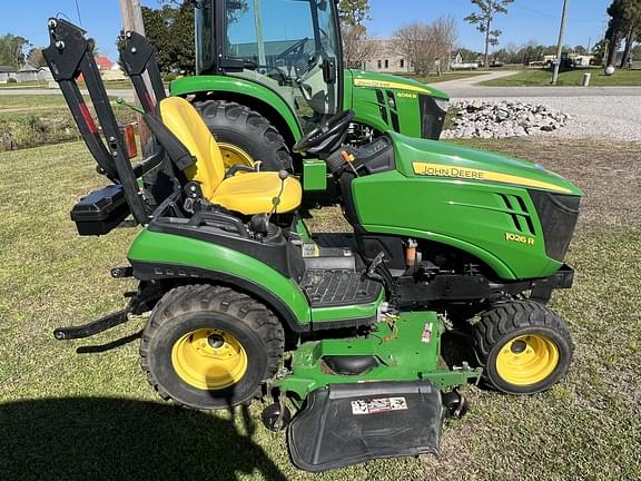 Image of John Deere 1026R equipment image 2