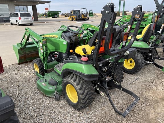 Image of John Deere 1026R equipment image 2