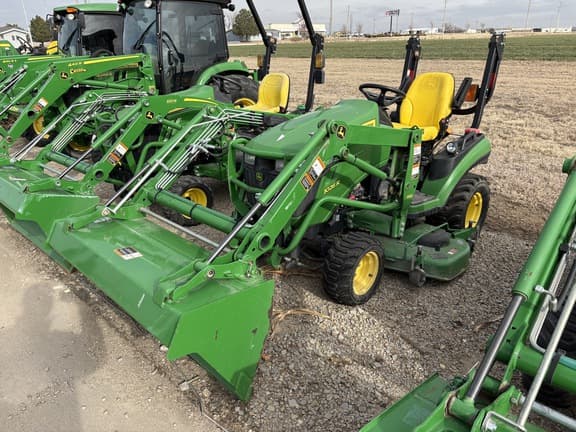 Image of John Deere 1026R equipment image 1
