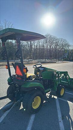 Image of John Deere 1026R equipment image 4