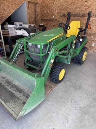 Image of John Deere 1026R equipment image 2
