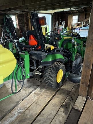 Image of John Deere 1026R equipment image 2