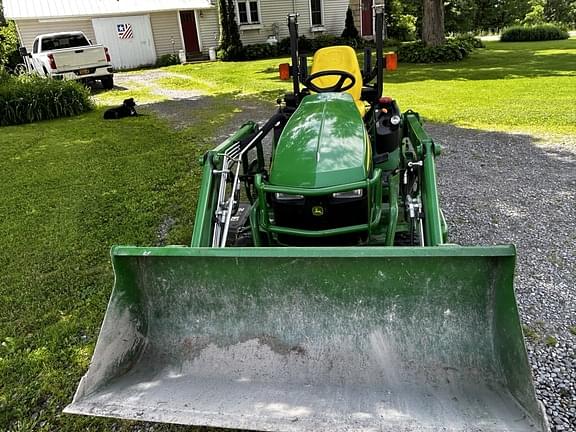 Image of John Deere 1026R equipment image 3