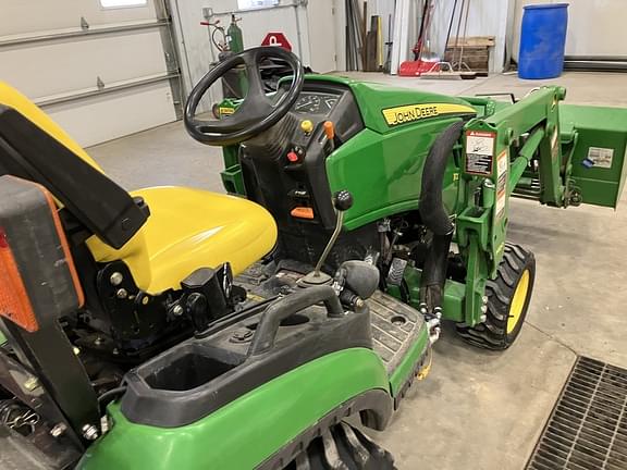 Image of John Deere 1026R equipment image 2