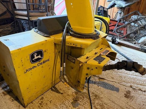 Image of John Deere 1026R equipment image 1